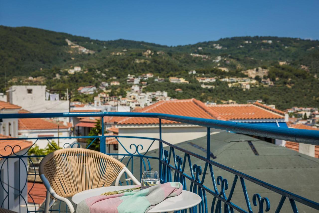 The Blue Hotel Skiathos Town Bagian luar foto