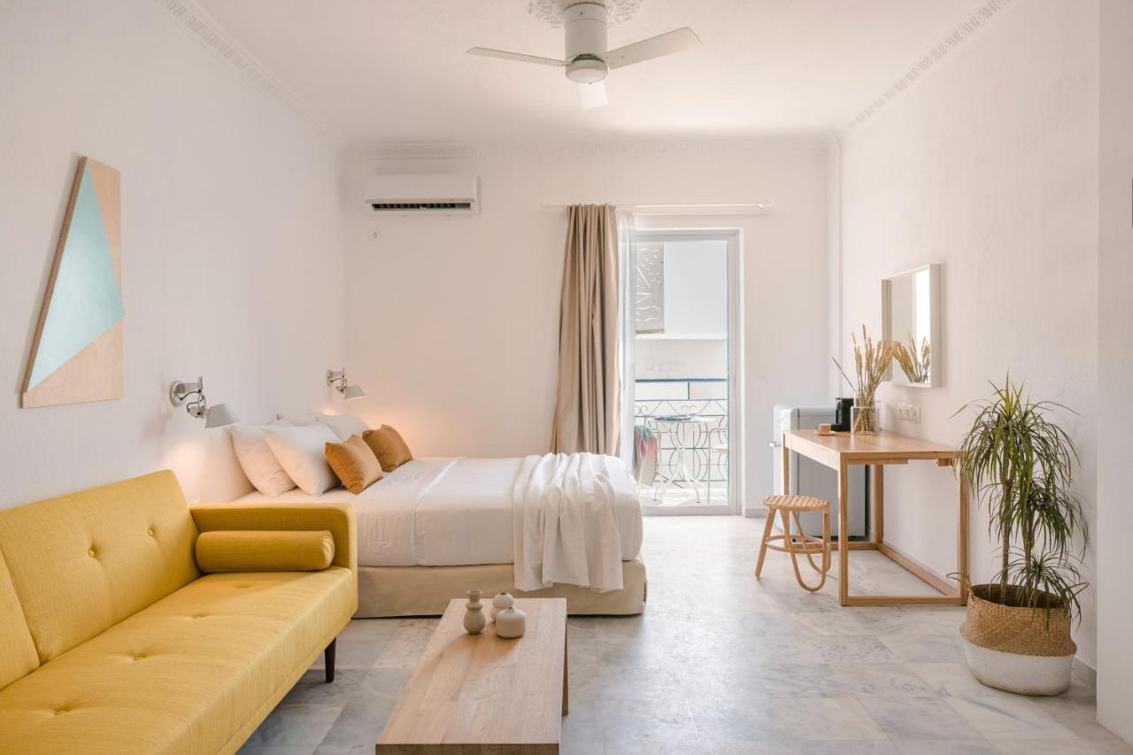 The Blue Hotel Skiathos Town Bagian luar foto