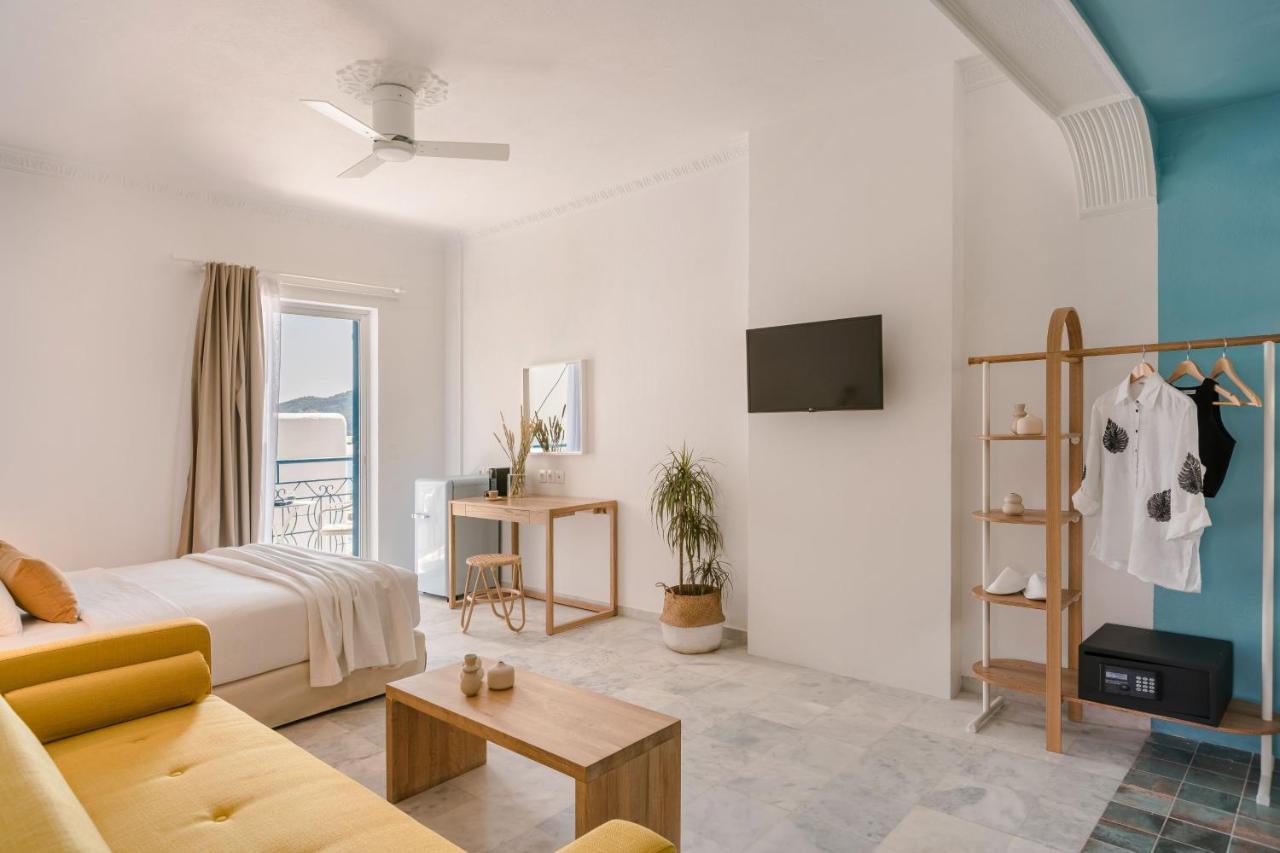 The Blue Hotel Skiathos Town Bagian luar foto