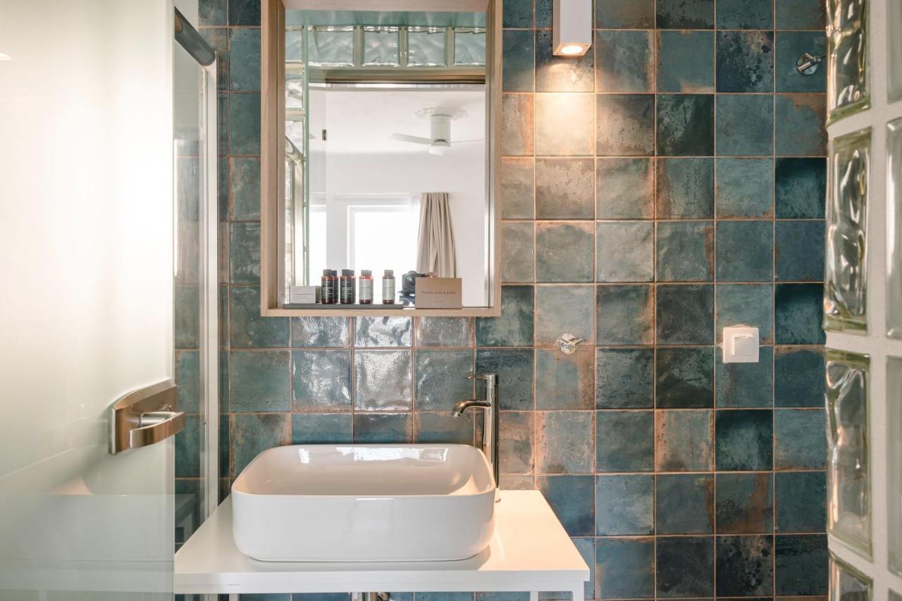 The Blue Hotel Skiathos Town Bagian luar foto