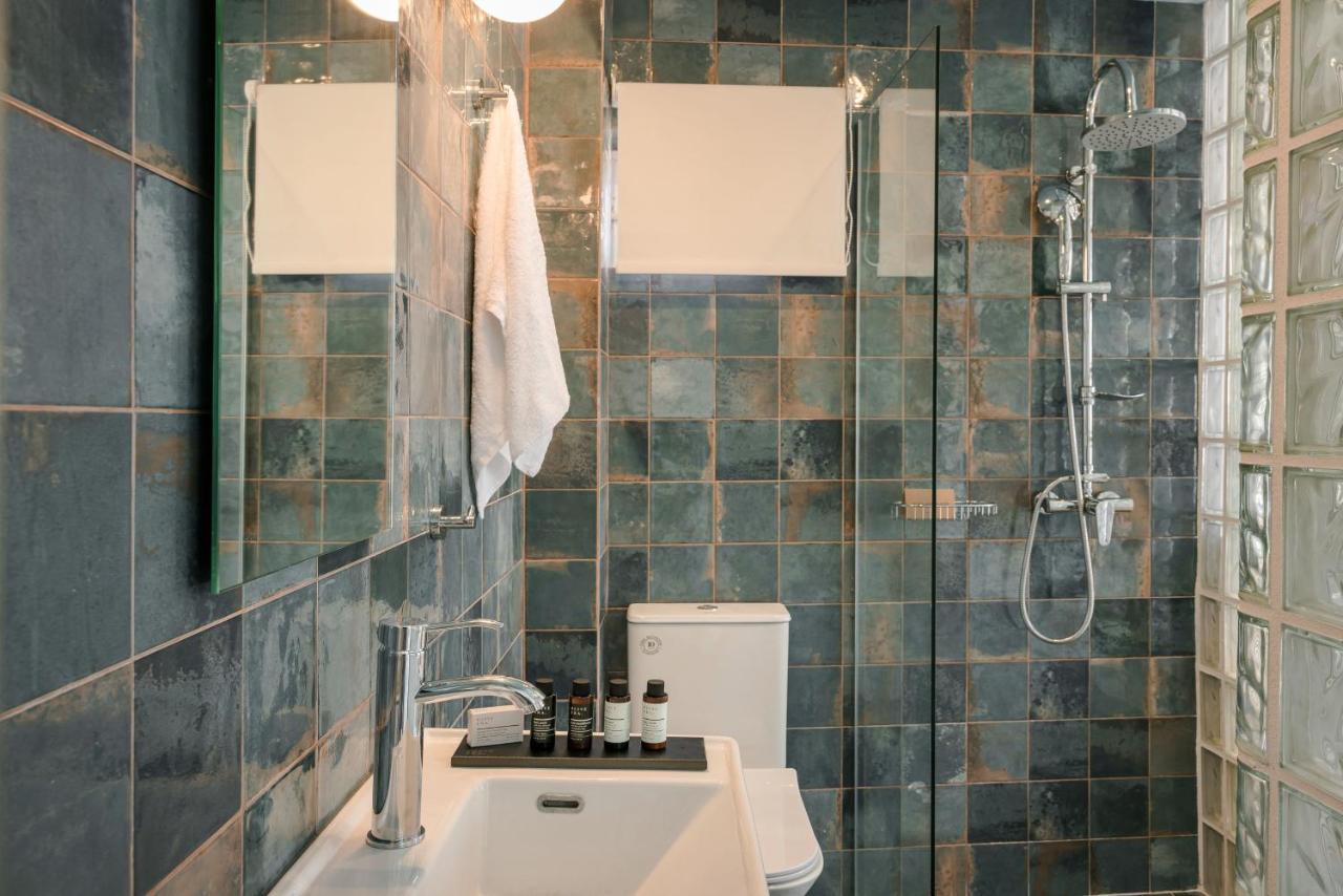 The Blue Hotel Skiathos Town Bagian luar foto